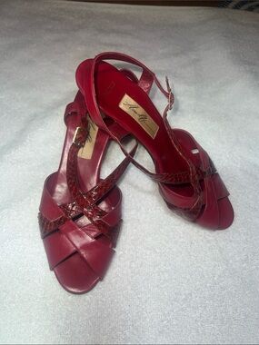 Amalfi Red W/snakeskin Strappy Open-Toe 2inch heels Size 8 Made in a Italy